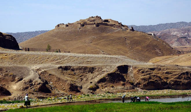 پشت قلعه آبدانان