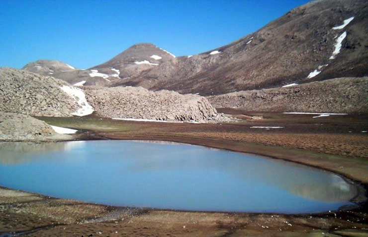 دریاچه و کوه برم سپیدان شیراز