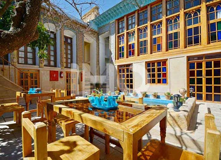 اقامتگاه های سنتی پنج دری
