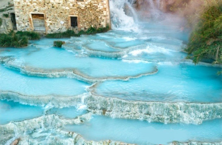 Saturnia