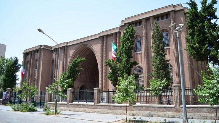 نمای بیرونی ساختمان موزه ملی ایران