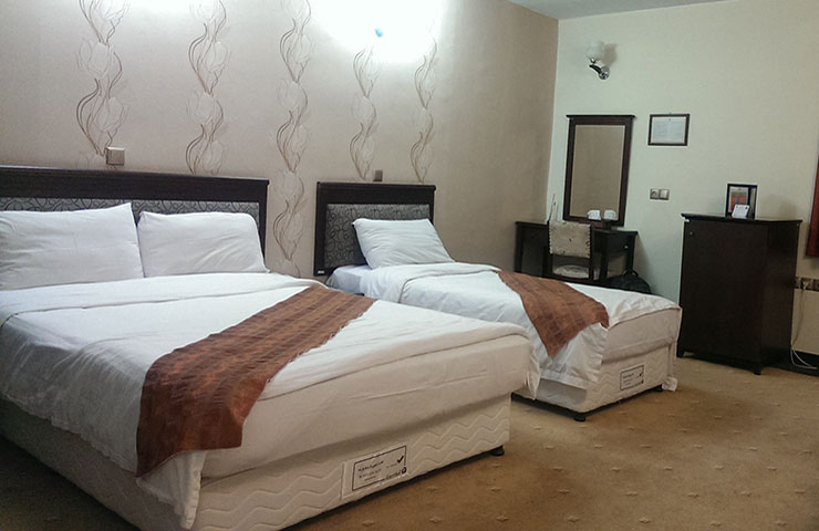 اتاق سه تخته هتل جهانگردی سنندج