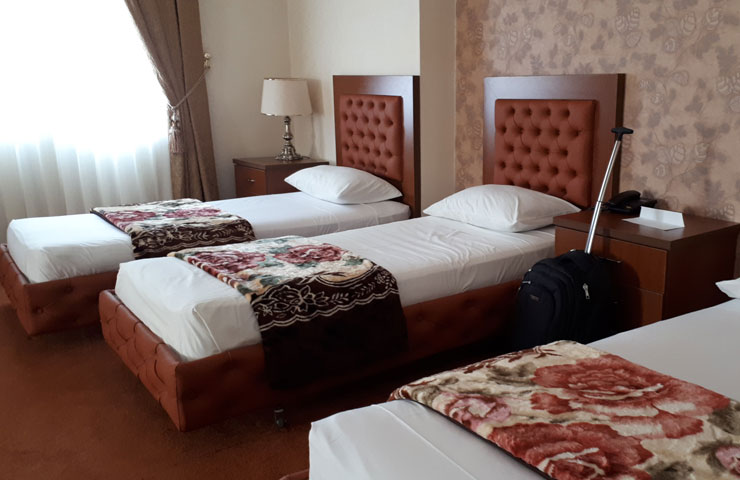 اتاق سه تخته هتل پتروشیمی تبریز