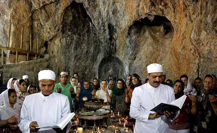 مشخصات زیارتگاه چک چک
