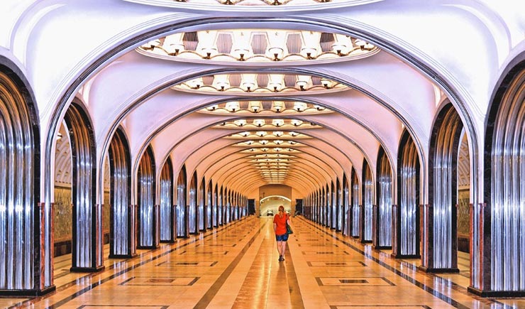 METRO STATIONS IN MOSCOw