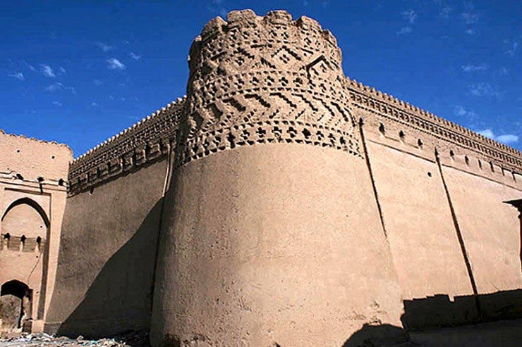 نارین قلعه میبد