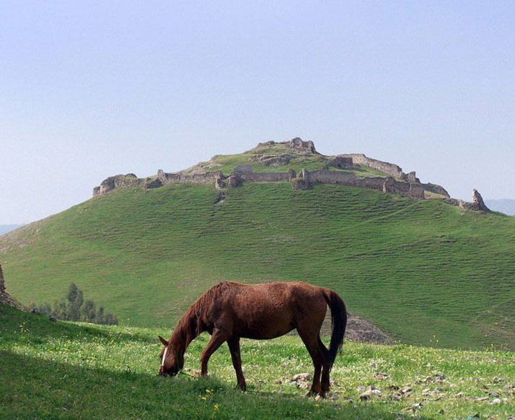 پشت قلعه آبدانان