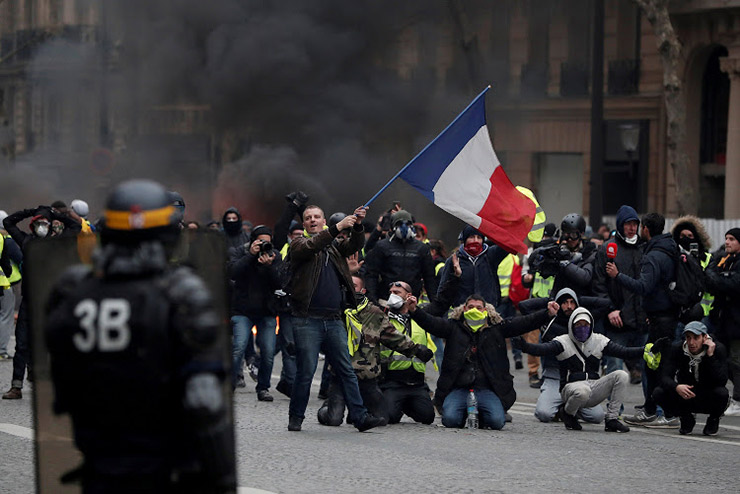 YELLOW VESTS