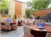 رستوران تابستانه هتل پارسیان آزادی همدان